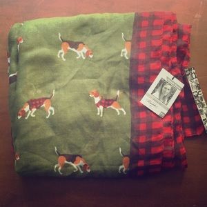 Hannah Shields beagle scarf